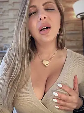  Abril-Office1 online show from 10/06/25, 06:05