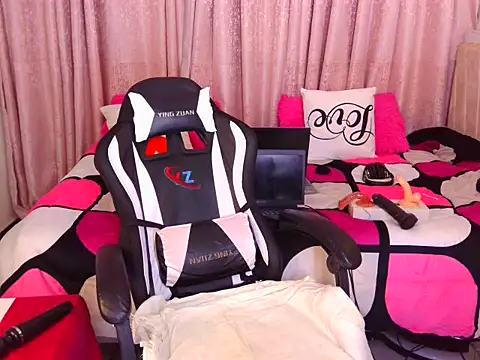 Pretty-shally online show from 09/14/25, 10:31