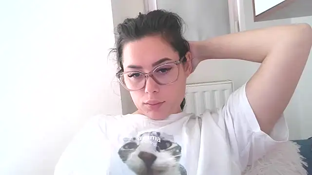 LovelyJulliette online show from 10/30/25, 12:06