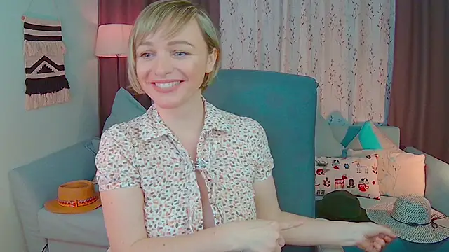 NandiSmile online show from 02/18/25, 04:05