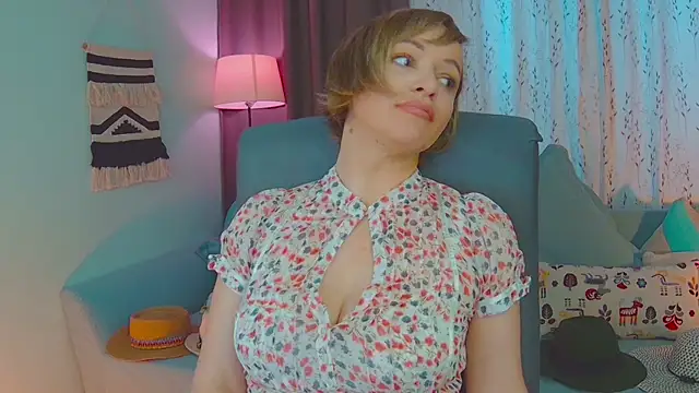 NandiSmile online show from 02/28/25, 09:04