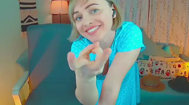 NandiSmile online show from 03/17/25, 04:43