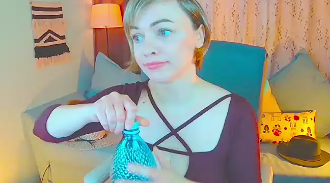 NandiSmile online show from 03/20/25, 07:03