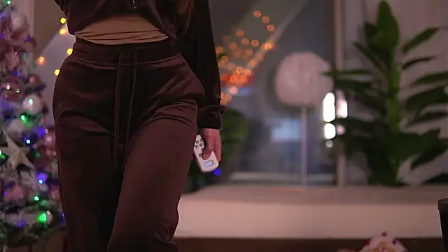 Snapshot of KaylaBray chatting on 12/20/25, 04:52 KaylaBray online show from 12/20/25, 04:52