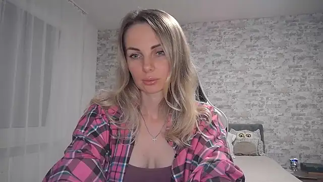 AlissonBia online show from 10/09/25, 08:29