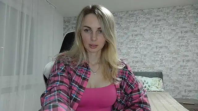 AlissonBia online show from 04/18/26, 09:04