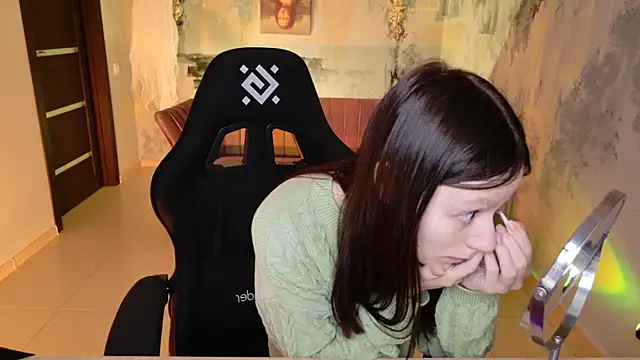 VeliraBraitberg online show from 12/18/24, 05:04