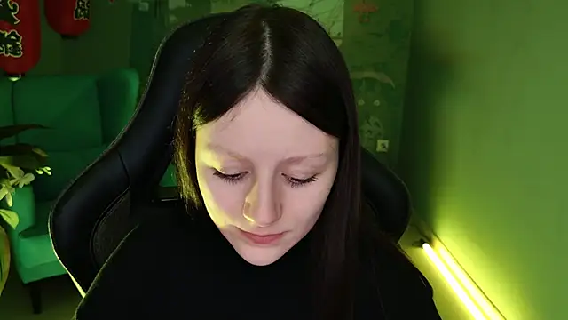 VeliraBraitberg online show from 12/25/24, 11:22