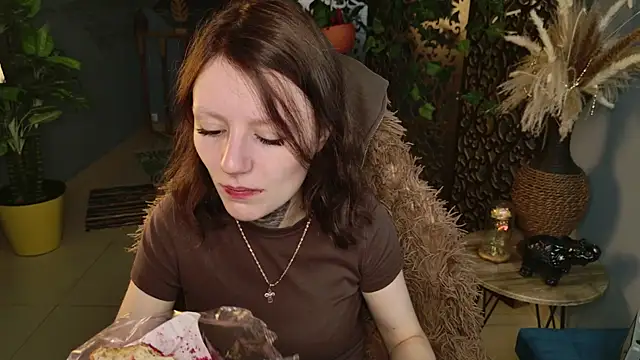 Snapshot of VeliraBraitberg chatting on 07/13/26, 05:43 VeliraBraitberg online show from 07/13/26, 05:43