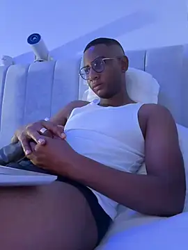 Snapshot of Arwens_bell08 chatting on 01/12/25, 04:31 Arwens bell08 online show from 01/12/25, 04:31