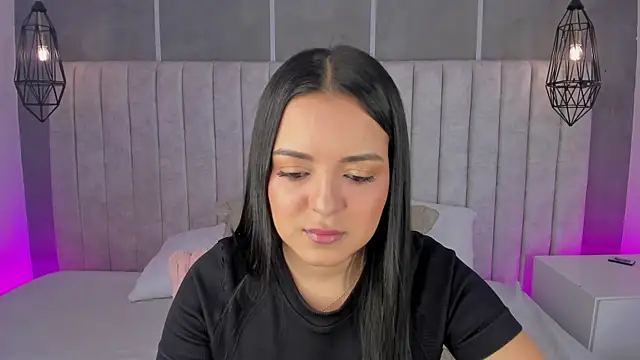 lea gray online show from 04/23/26, 06:54