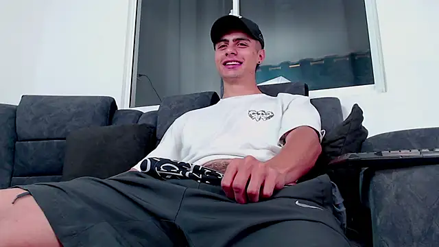 Stiven CL online show from 09/20/25, 05:03