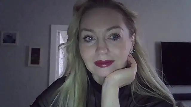 ZarinaSwift online show from 10/08/25, 04:32