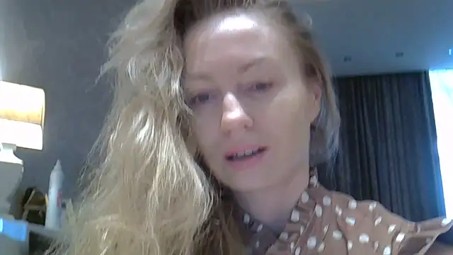 ZarinaSwift online show from 05/22/26, 04:19