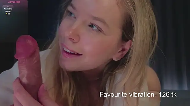 Snapshot of milly_shy chatting on 03/06/25, 10:09 milly shy online show from 03/06/25, 10:09