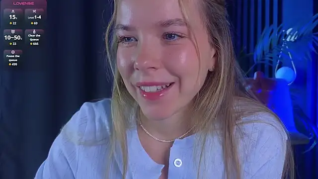 Snapshot of milly_shy chatting on 09/29/25, 06:51 milly shy online show from 09/29/25, 06:51