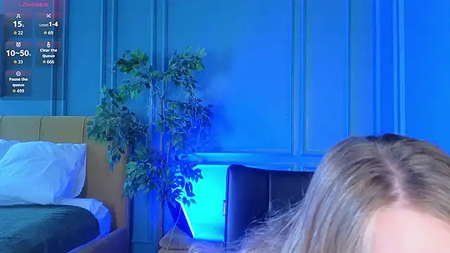 Snapshot of milly_shy chatting on 10/21/25, 06:58 milly shy online show from 10/21/25, 06:58