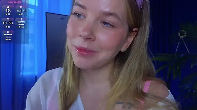 Snapshot of milly_shy chatting on 11/07/25, 06:57 milly shy online show from 11/07/25, 06:57