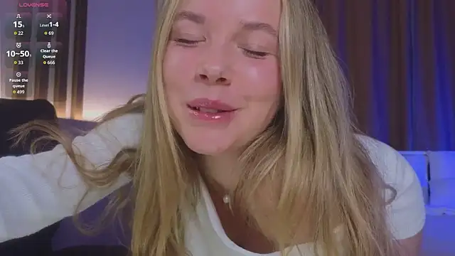 Snapshot of milly_shy chatting on 12/01/25, 07:02 milly shy online show from 12/01/25, 07:02