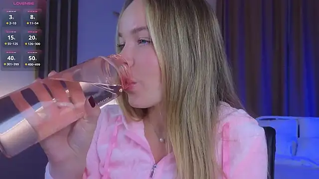 Snapshot of milly_shy chatting on 12/02/25, 06:41 milly shy online show from 12/02/25, 06:41