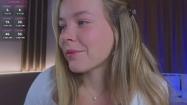 Snapshot of milly_shy chatting on 12/04/25, 06:44 milly shy online show from 12/04/25, 06:44