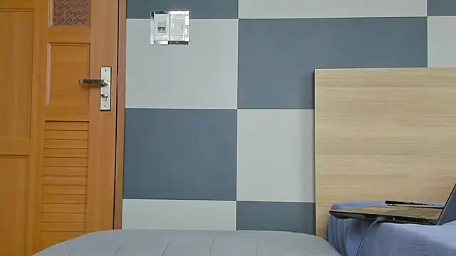 Kiera Thomas online show from 11/02/25, 04:37