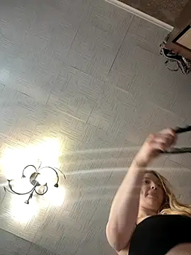 Snapshot of AmmyHot chatting on 11/21/25, 04:11 AmmyHot online show from 11/21/25, 04:11