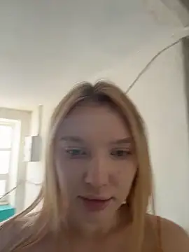 Snapshot of AmmyHot chatting on 11/25/25, 04:56 AmmyHot online show from 11/25/25, 04:56