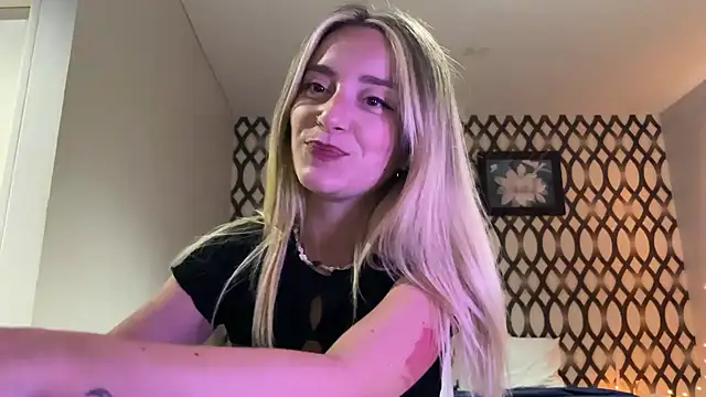 SirenaBelle online show from 03/13/25, 10:26