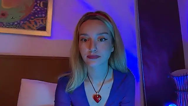 SirenaBelle online show from 11/19/25, 10:21