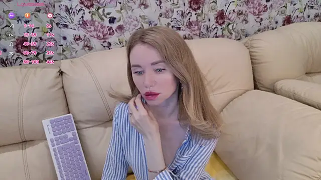 Snapshot of Bambixxxbaby chatting on 03/04/25, 04:49 Bambixxxbaby online show from 03/04/25, 04:49