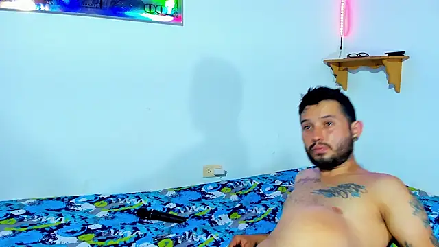 Snapshot of Bad_Couple_1 chatting on 02/10/25, 03:57 Bad Couple 1 online show from 02/10/25, 03:57