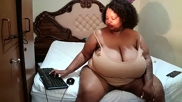 Snapshot of HOTBIGMELONSxx chatting on 10/16/25, 06:53 HOTBIGMELONSxx online show from 10/16/25, 06:53