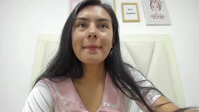 atilanadiaz7 online show from 02/06/26, 03:59