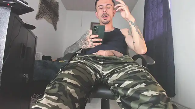 Aaron BigDickxxx online show from 08/05/26, 10:23