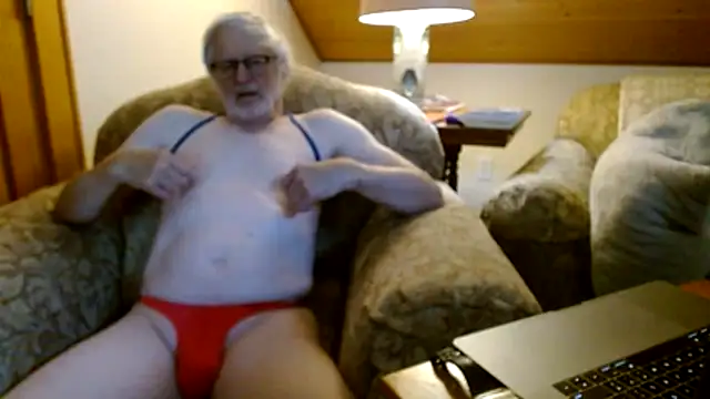 Snapshot of stripfun23 chatting on 10/16/25, 08:10 stripfun23 online show from 10/16/25, 08:10