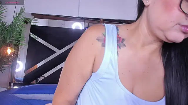 emily-fox online show from 11/28/25, 11:02