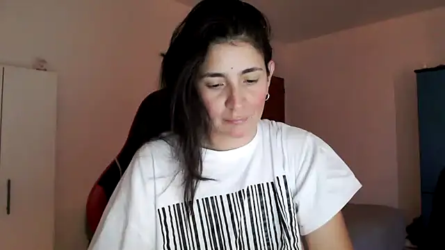 Snapshot of samantha_s69 chatting on 01/30/25, 01:21 samantha s69 online show from 01/30/25, 01:21