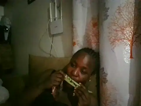 Snapshot of Sonnia_ chatting on 01/23/25, 08:02 Sonnia online show from 01/23/25, 08:02