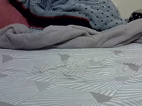 Snapshot of Sonnia_ chatting on 09/21/25, 12:01 Sonnia online show from 09/21/25, 12:01