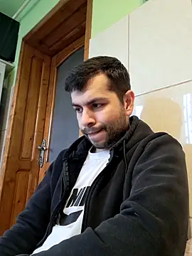 hornny1995 online show from 02/15/25, 12:11