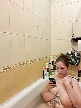 Sakura Green online show from 12/18/24, 08:47