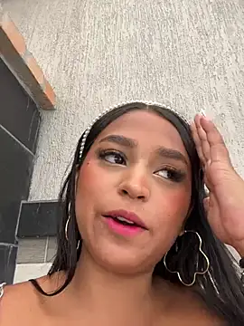 Snapshot of Juli_Walker chatting on 12/11/24, 02:44 Juli Walker online show from 12/11/24, 02:44