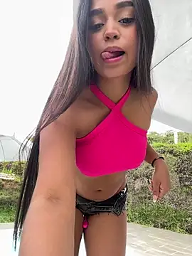 Snapshot of Juli_Walker chatting on 01/22/25, 02:14 Juli Walker online show from 01/22/25, 02:14