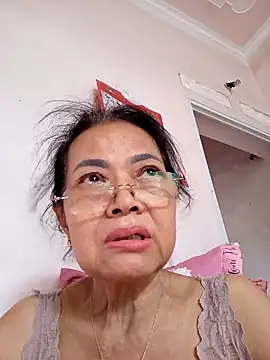 Hotestlove online show from 09/29/25, 01:33