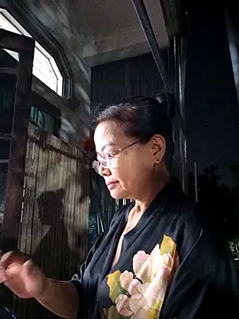 Hotestlove online show from 10/04/25, 11:41