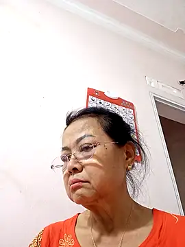 Hotestlove online show from 10/30/25, 02:24