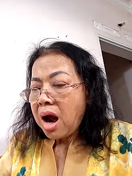 Hotestlove online show from 12/21/25, 01:13