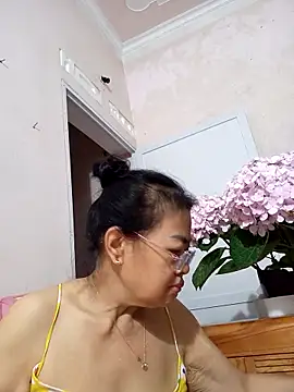 Hotestlove online show from 04/22/26, 10:22