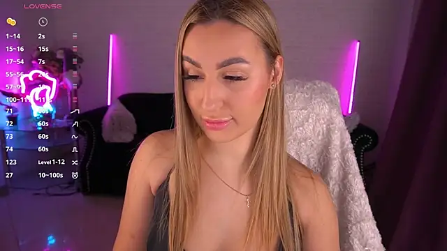 LiaBrazzerr online show from 02/05/25, 04:36